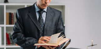 Czy stała obsługa prawna spółki się opłaca?