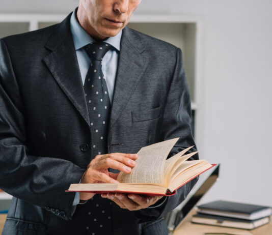 Czy stała obsługa prawna spółki się opłaca?