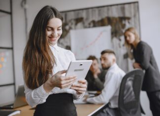 Krajowa Instytucja Płatnicza a działalność transgraniczna – jak licencja KIP otwiera rynek europejski?