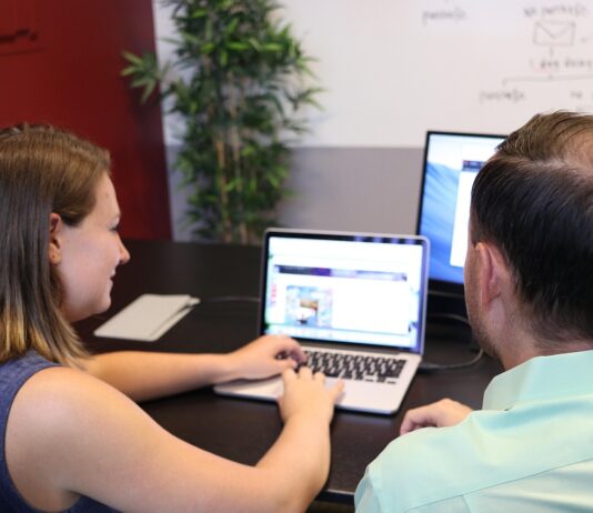 Agencja marketingowa czy freelancer dla firmy?