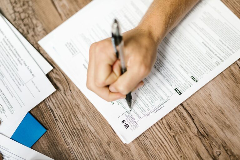 Stawka VAT 0% w eksporcie towarów: dokumenty i terminy dla sprzedawcy